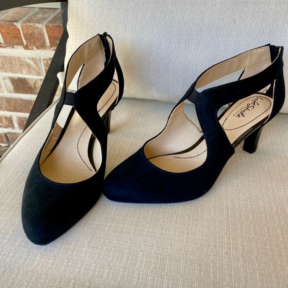 Life Stride black suade pumps - Picture 3 of 4